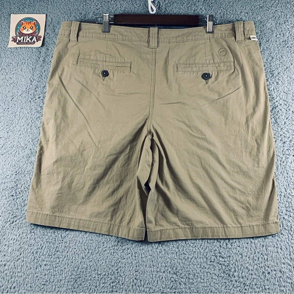 Magellan Outdoors Shorts Men's Flat Front Cotton Blend Khaki Size 40W Inseam 10